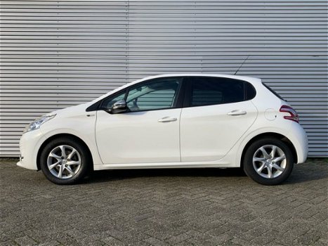 Peugeot 208 - 1.2 PureTech Style 5-Deurs Navigatie Airco - 1