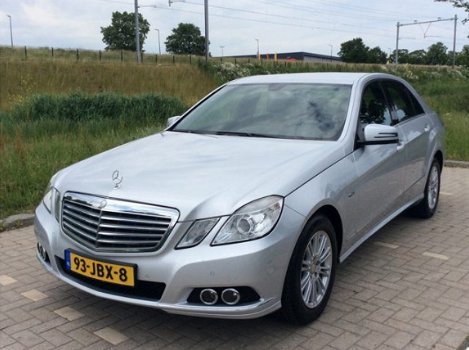 Mercedes-Benz E-klasse - 250 CDI Automaat -Nederlands geleverd - dealeronderhouden- DVD/NAVI - 1