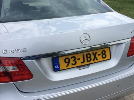 Mercedes-Benz E-klasse - 250 CDI Automaat -Nederlands geleverd - dealeronderhouden- DVD/NAVI - 1