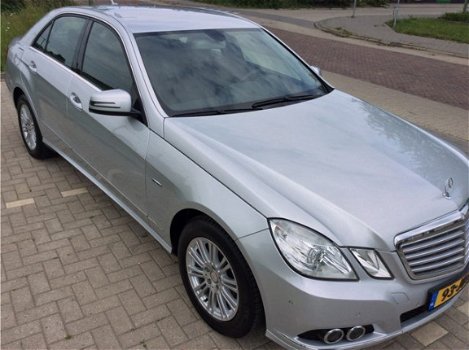 Mercedes-Benz E-klasse - 250 CDI Automaat -Nederlands geleverd - dealeronderhouden- DVD/NAVI - 1