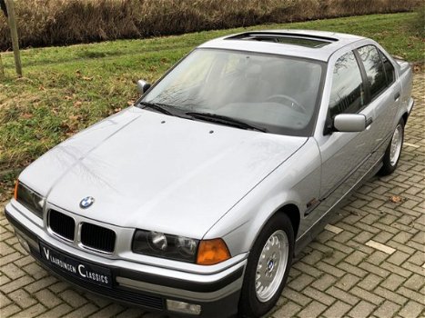 BMW 3-serie - 323i Comfort - Automaat - Youngtimer. InterClassics Mecc Maastricht 16/19Januari'20 - 1