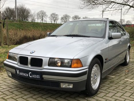 BMW 3-serie - 323i Comfort - Automaat - Youngtimer. InterClassics Mecc Maastricht 16/19Januari'20 - 1