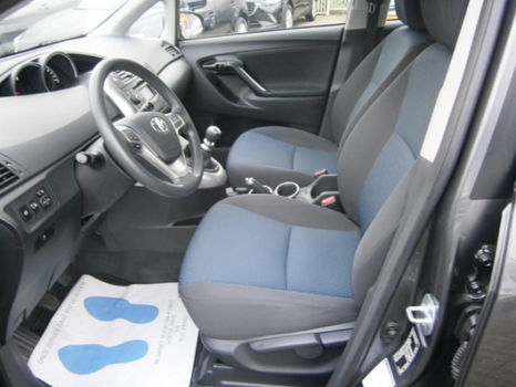 Toyota Verso - 1.6 VVT-i Comfort - 1