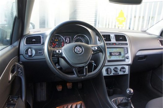 Volkswagen Polo - 1.2 TSI Lounge Bluetooth/Cruise/Navi/PDC/Velgen 90pk RIJKLAAR €10.998 - 1