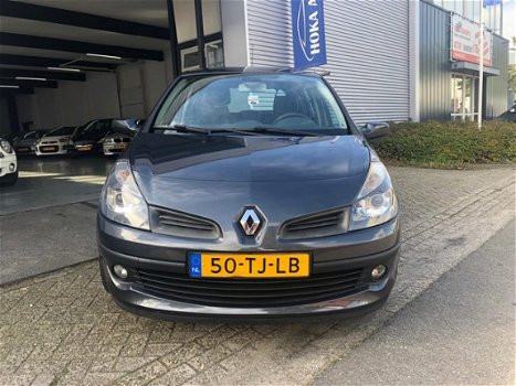 Renault Clio - 1.4-16V Exception 5-Deurs Airco/Start Stop - 1