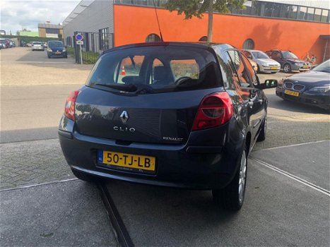 Renault Clio - 1.4-16V Exception 5-Deurs Airco/Start Stop - 1