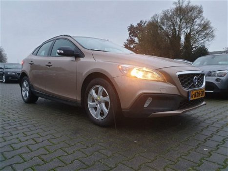 Volvo V40 Cross Country - 1.6 D2 Kinetic *NAVI+PDC+ECC+CRUISE - 1