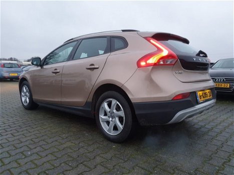 Volvo V40 Cross Country - 1.6 D2 Kinetic *NAVI+PDC+ECC+CRUISE - 1