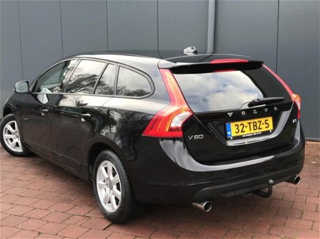 Volvo V60 - 1.6 T3 150 PK , NU 1.000, - euro KORTING, Navigatie, Trekhaak, Bluetooth, BOVAG garantie - 1