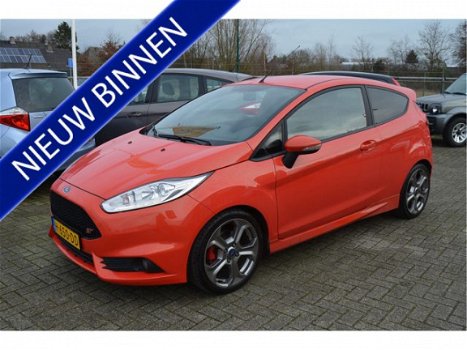 Ford Fiesta - 1.6 ST2 | Climate Control | 17 Inch | Navi | Half Leder OOK ZONDAG 19 JANUARI OPEN - 1