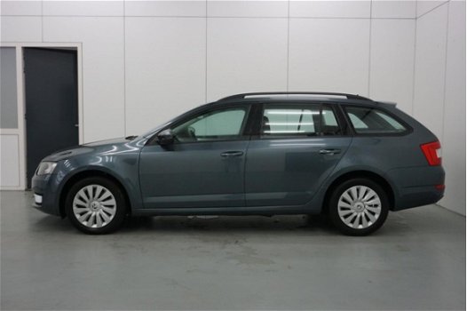 Skoda Octavia Combi - 1.6 TDI Greentech Elegance Businessline | Navigatie | Parkeersensoren | Trekha - 1