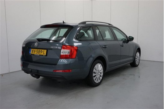 Skoda Octavia Combi - 1.6 TDI Greentech Elegance Businessline | Navigatie | Parkeersensoren | Trekha - 1