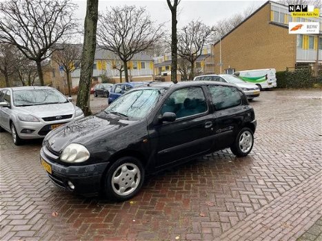 Renault Clio - 1.4-16V Si Nieuw APK / Tweede eigenaar / Leuke auto - 1