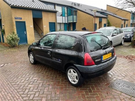 Renault Clio - 1.4-16V Si Nieuw APK / Tweede eigenaar / Leuke auto - 1