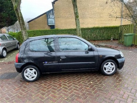 Renault Clio - 1.4-16V Si Nieuw APK / Tweede eigenaar / Leuke auto - 1