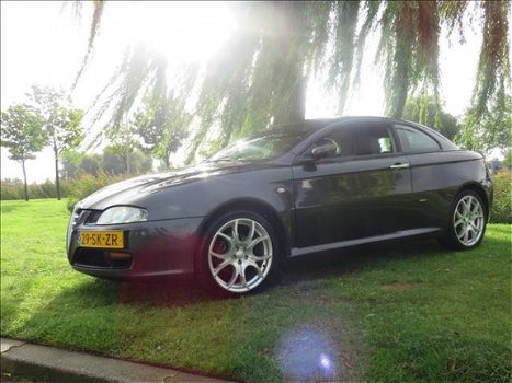 Alfa Romeo GT - 1.9 Jtd Progression NIEUWSTAAT AIRCO LMV CLIMA CRUISE *NL-AUT0 - 1