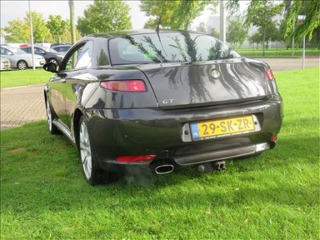 Alfa Romeo GT - 1.9 Jtd Progression NIEUWSTAAT AIRCO LMV CLIMA CRUISE *NL-AUT0 - 1