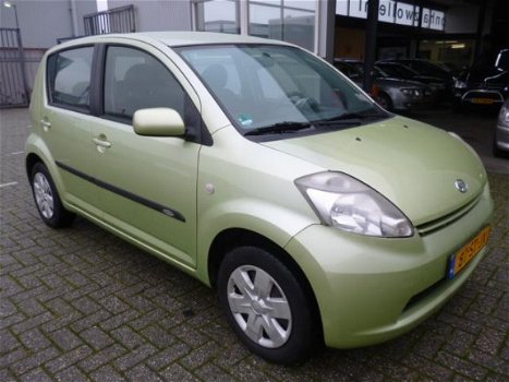 Daihatsu Sirion 2 - 1.3-16V Comfort AUTOMAAT+AIRCO - 1