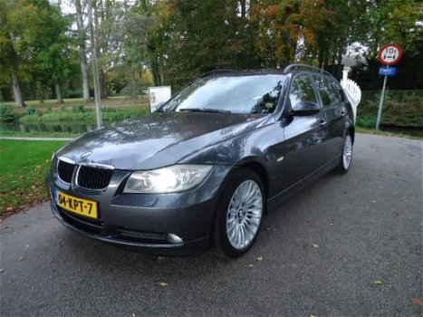 BMW 3-serie Touring - 320i Autom High Executive Sport alle opties Xenon Leder Nav Panorama Dak - 1