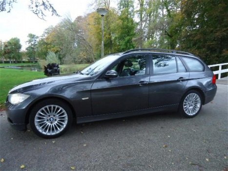 BMW 3-serie Touring - 320i Autom High Executive Sport alle opties Xenon Leder Nav Panorama Dak - 1