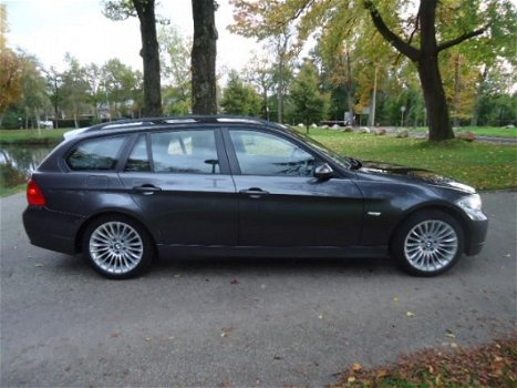 BMW 3-serie Touring - 320i Autom High Executive Sport alle opties Xenon Leder Nav Panorama Dak - 1