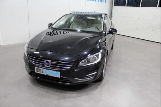 Volvo V60 - 1.6 D2 Momentum | Leder | LM Velgen 18 Ichn | Leder | - 1