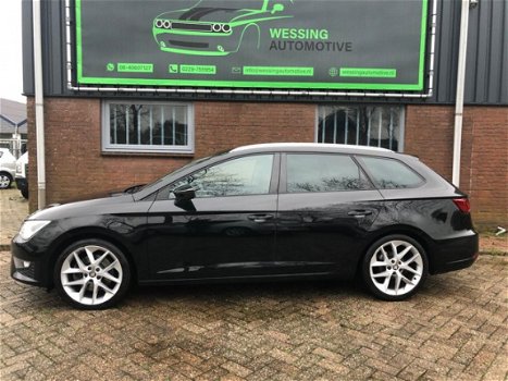 Seat Leon ST - 2.0 TDI FR Dynamic Open dak + Navi + LED + Trekhaak Orig.NL - 1