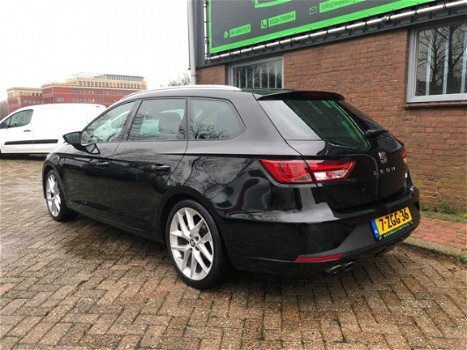 Seat Leon ST - 2.0 TDI FR Dynamic Open dak + Navi + LED + Trekhaak Orig.NL - 1