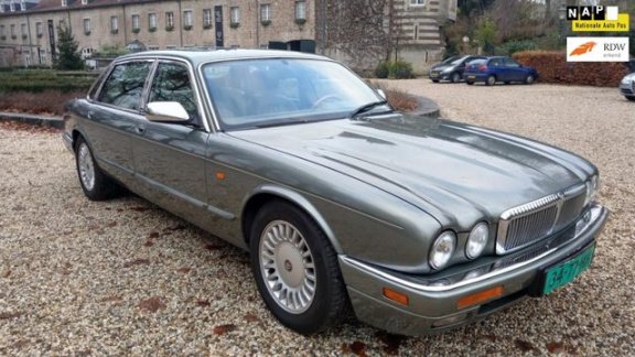 Jaguar XJ - Daimler SIX / 4.0 Long Wheel Base Automaat Airco - 1