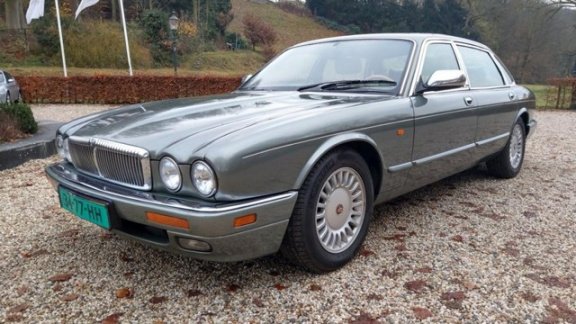 Jaguar XJ - Daimler SIX / 4.0 Long Wheel Base Automaat Airco - 1