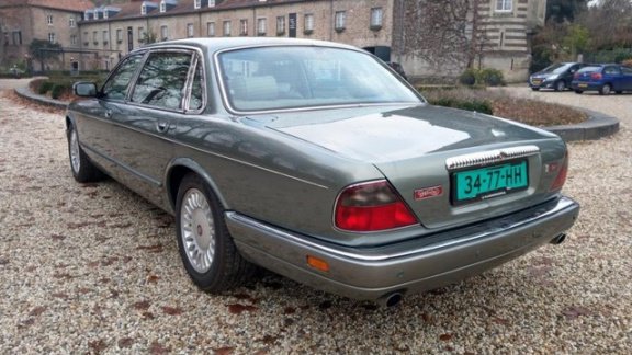 Jaguar XJ - Daimler SIX / 4.0 Long Wheel Base Automaat Airco - 1