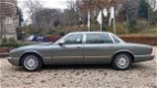 Jaguar XJ - Daimler SIX / 4.0 Long Wheel Base Automaat Airco - 1 - Thumbnail