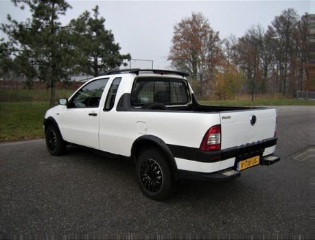 Fiat Strada Pick-up - Pick-up 1.3 MultiJet lang Adventure . Airco . Eleck ramen . nette auto - 1