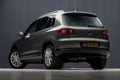 Volkswagen Tiguan - 1.4 TSI Sport&Style 4Motion (SCHUIFDAK, NAVIGATIE, CAMERA, LEDER, ELEK STOELEN, - 1 - Thumbnail