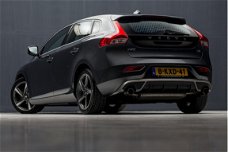 Volvo V40 - 1.6 D2 R-Design Sport (PANORAMADAK, NAVIGATIE, ALCANTARA/LEER, STOELVERW, DIGITAL COCKPI