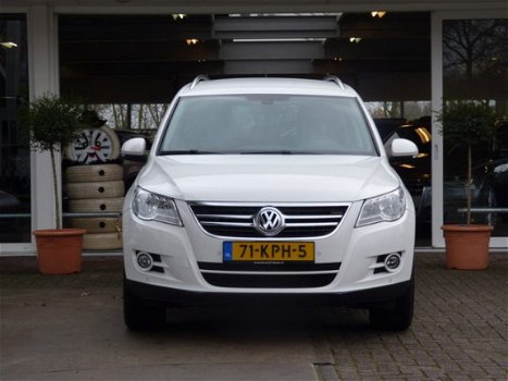 Volkswagen Tiguan - 1.4 TSI Sport&Style Navigatie, Trekhaak, Goed onderhouden - 1