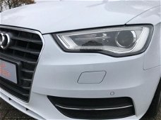 Audi A3 Sportback - 1.6 TDI Ambiente Pro Line Automaat, Navigatie, Xenon, Stoelverwarming, etc