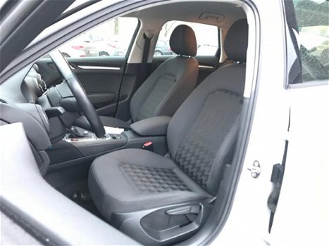 Audi A3 Sportback - 1.6 TDI Ambiente Pro Line Automaat, Navigatie, Xenon, Stoelverwarming, etc - 1