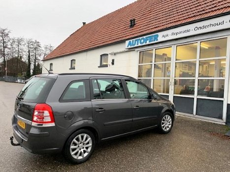 Opel Zafira - 2.2 Temptation 67..027 km Dealer onderhouden en in perfecte staat is op zoek naar jou - 1