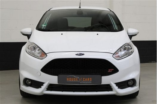 Ford Fiesta - 1.6 182pk ST2 Style pack |dealer-onderhouden|cruisecontrol|recaro|navigatie|verwarmde - 1