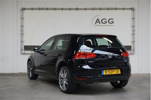 Volkswagen Golf - 1.2 TSI Trendline 19 Inch Lichtmetaal. Navigatie. Nationale Autopas - 1