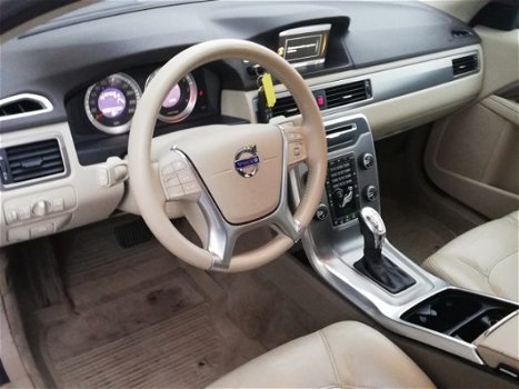 Volvo V70 - 1.6 T4 Summum Cruise control | Climate control | stoelverwarming | Navigatie | - 1