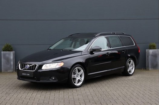 Volvo V70 - 2.0 D4 Summum 5 Cillinder| Lederen bekleding| elektrische stoelverstelling| open dak| Af - 1