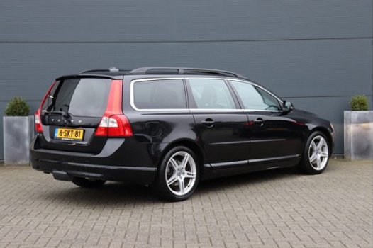 Volvo V70 - 2.0 D4 Summum 5 Cillinder| Lederen bekleding| elektrische stoelverstelling| open dak| Af - 1