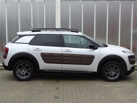 Citroën C4 Cactus - Shine 1.2 PT 82pk Navigatie | Panoramadak | Climatronic | lichtmetalen velgen - 1