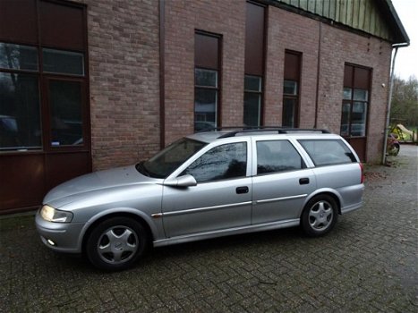 Opel Vectra Wagon - Station1.6i-16V GL - 1