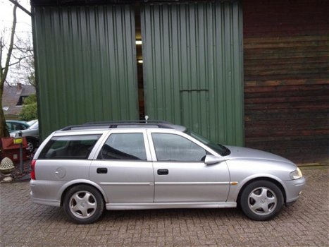 Opel Vectra Wagon - Station1.6i-16V GL - 1