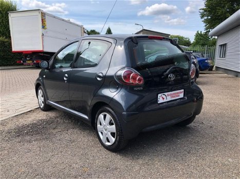 Toyota Aygo - 1.0-12V Cool AIRCO 5 DEURS ELEC RAMEN NIEUWE APK 58DKM METAAL KLEUR - 1