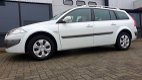 Renault Mégane Grand Tour - 1.6-16V Business Line *2009*Wit - 1 - Thumbnail