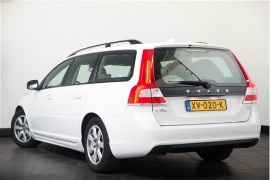 Volvo V70 - 2.0 D3 Kinetic leer led - 1